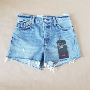 🆕️[Levi's] Premium Wedgie Shorts
